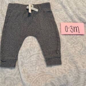 ❤️ NWOT Infant Grey Joggers, 0-3 Months